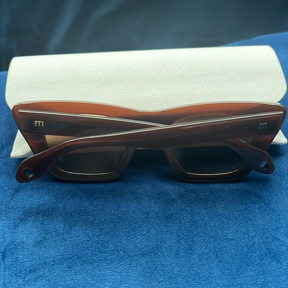 Elisa Johnson Lori Sunglasses - Picture 10 of 10